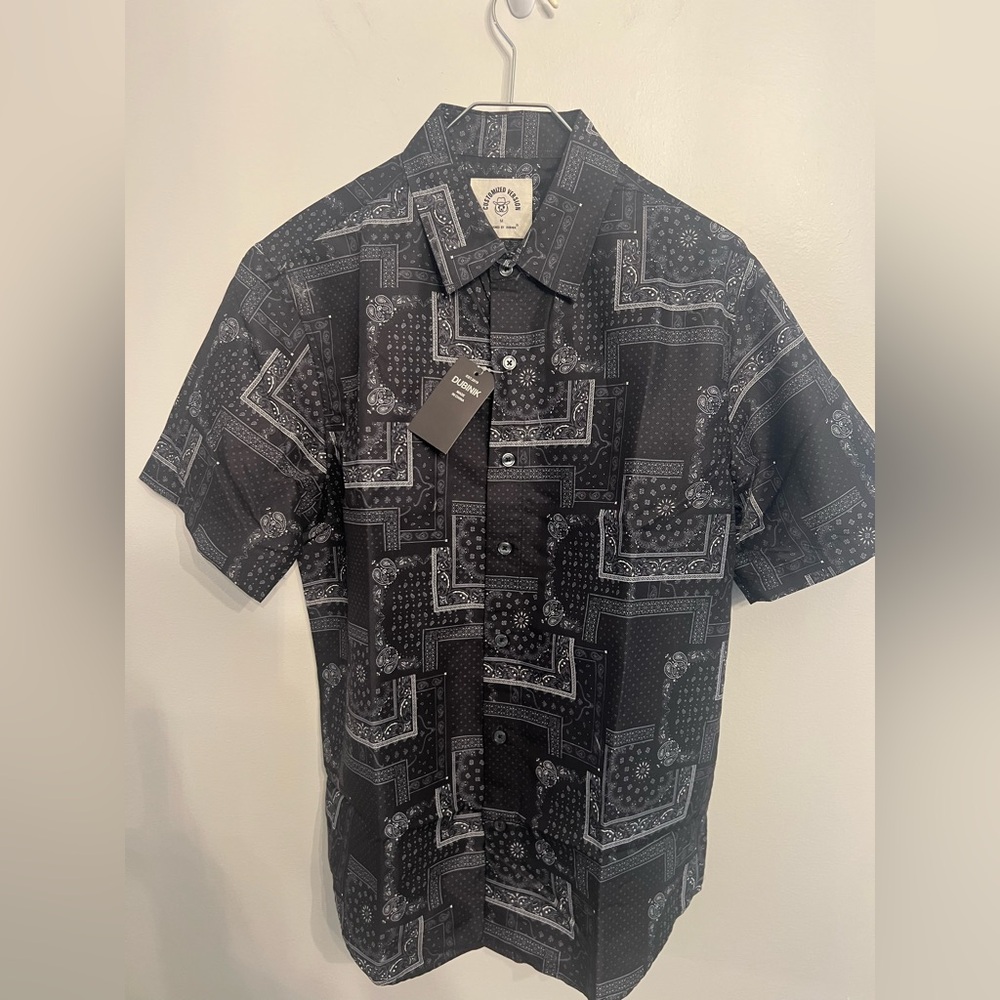 Dubinik Hawaiian Shirt Men’s ‎ Medium